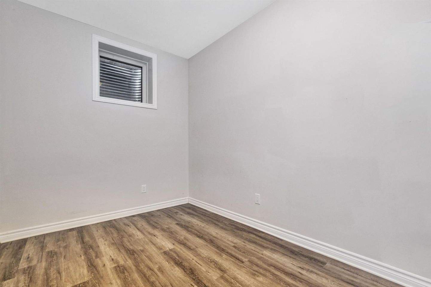 84 Russell Avenue - Photo 7