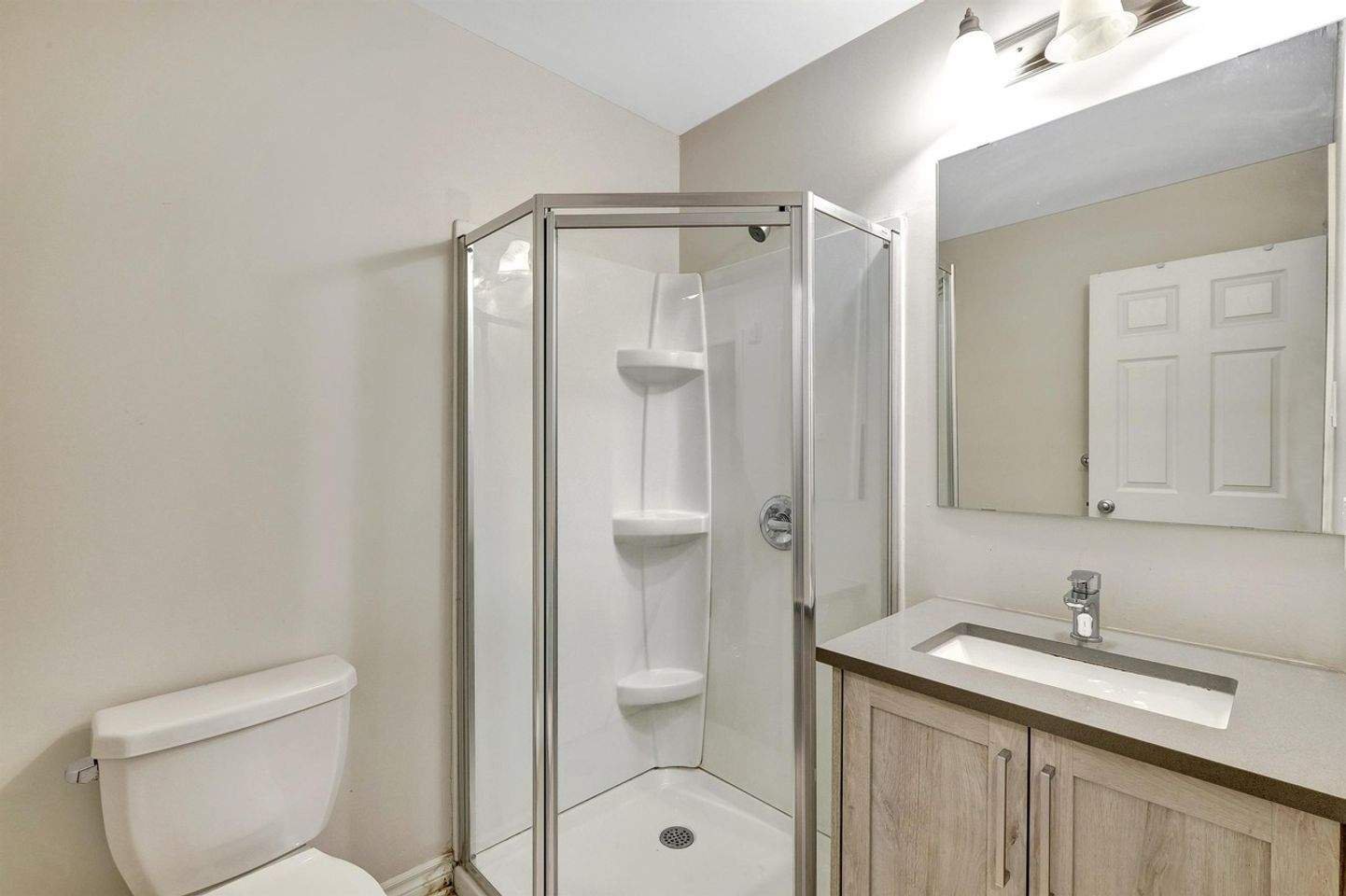 84 Russell Avenue - Photo 10