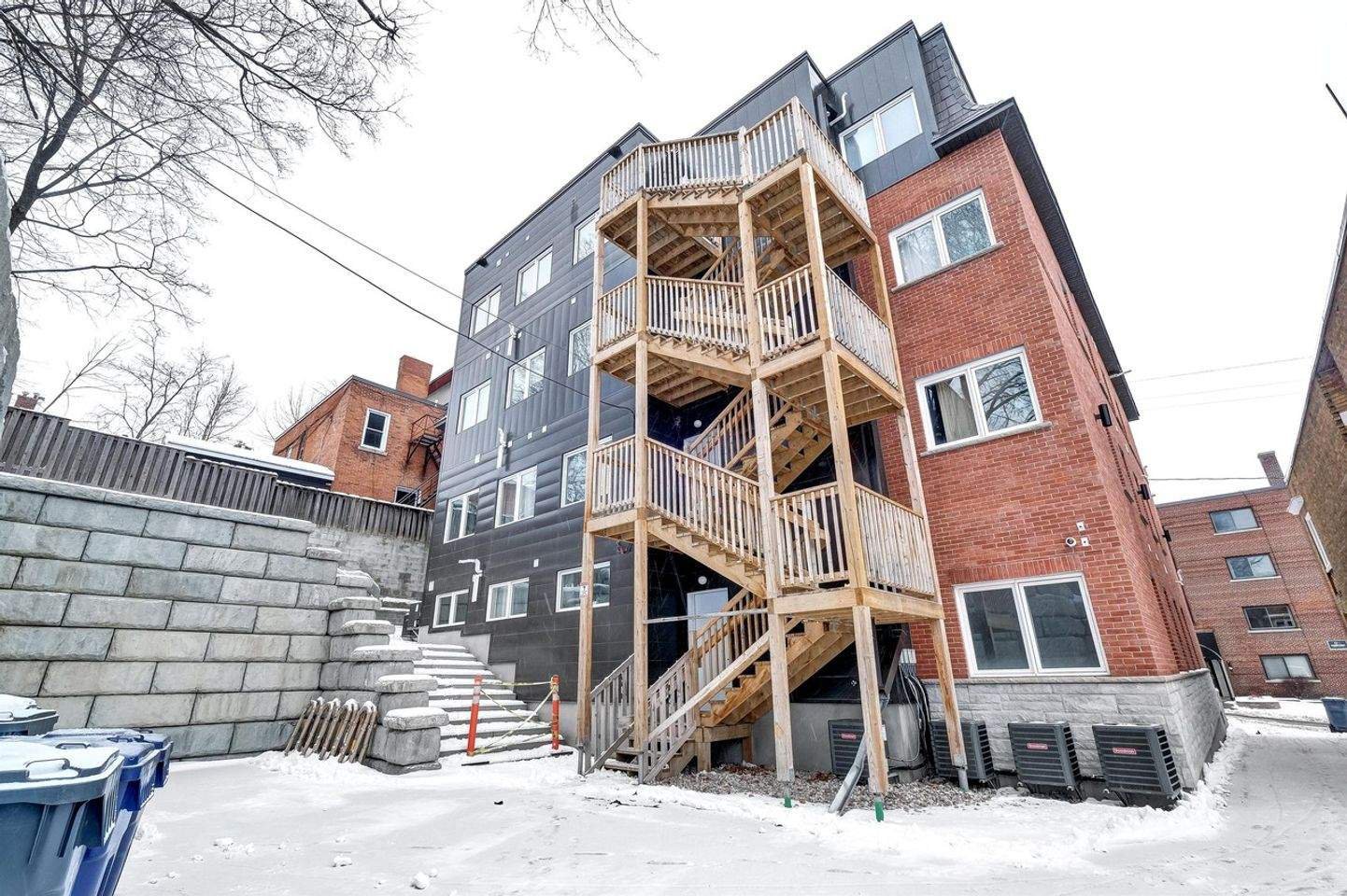 84 Russell Avenue - Photo 14