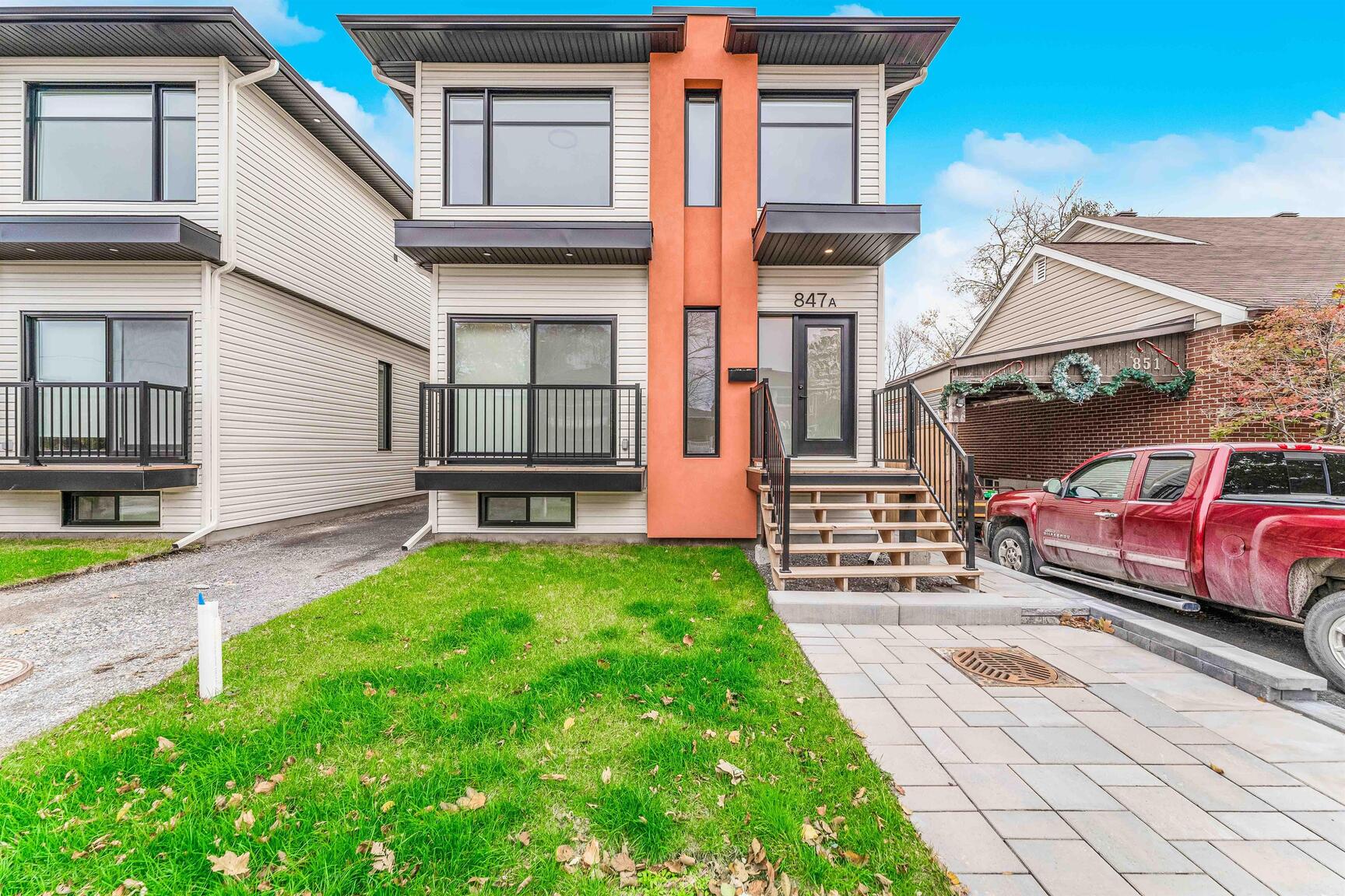 847 Woodroffe Avenue