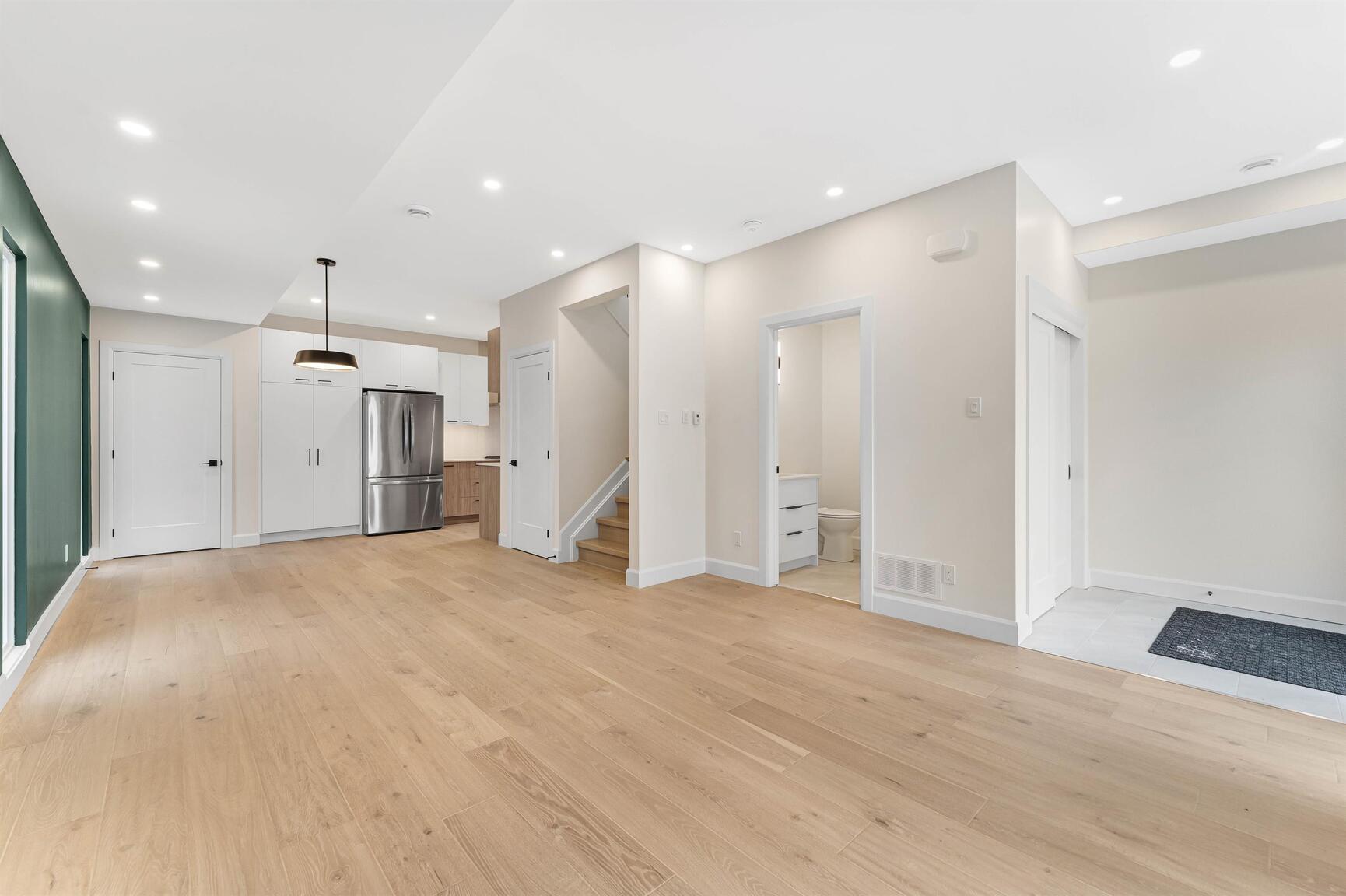 847 Woodroffe Avenue - Photo 5