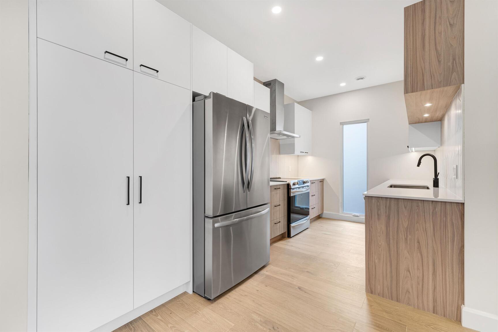 847 Woodroffe Avenue - Photo 7