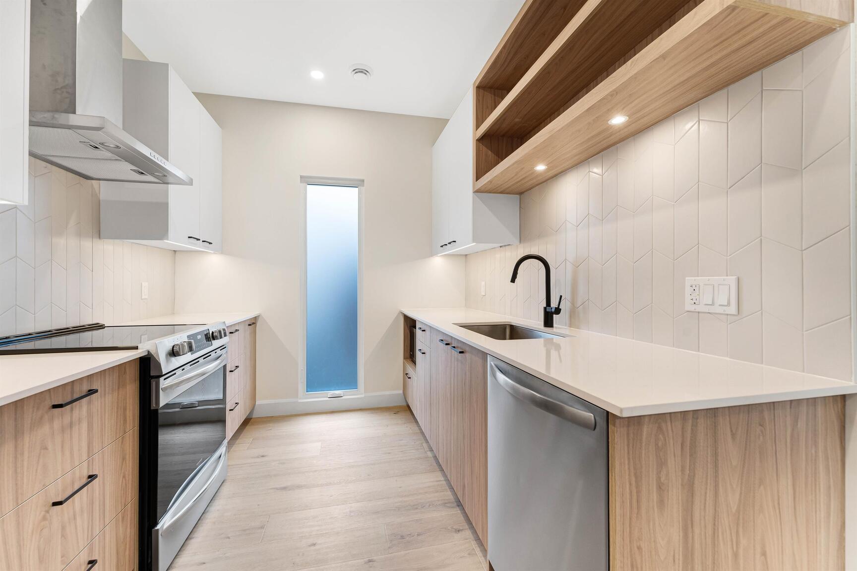 847 Woodroffe Avenue - Photo 8
