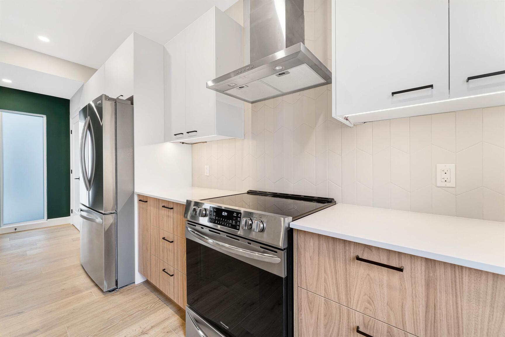 847 Woodroffe Avenue - Photo 9