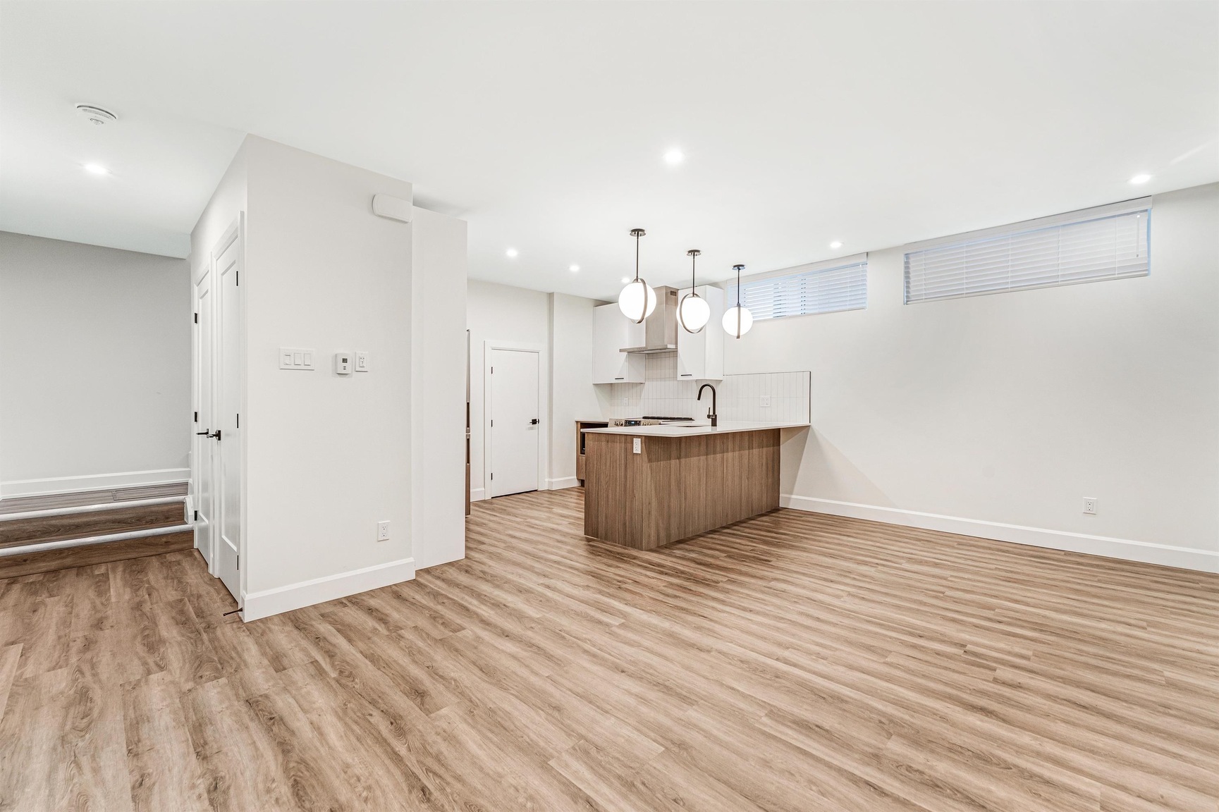 845 Woodroffe Avenue