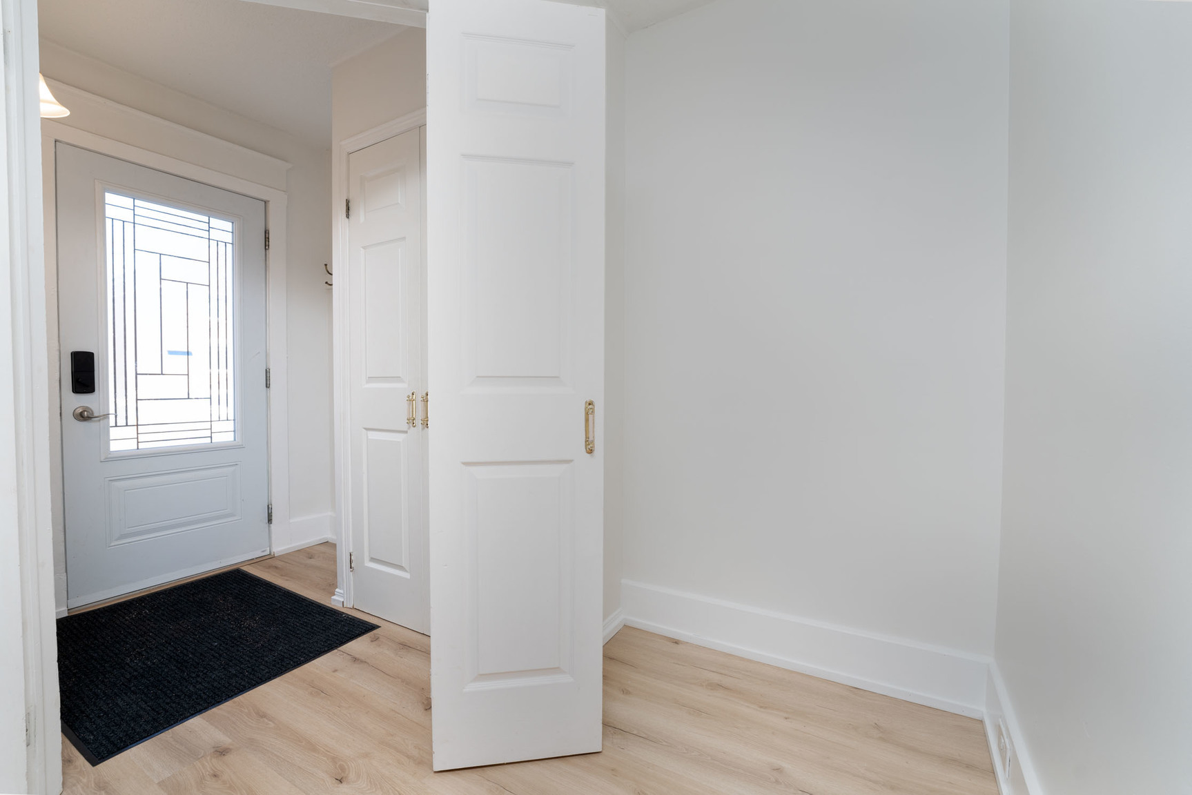 572 Chapel Street - Photo 2