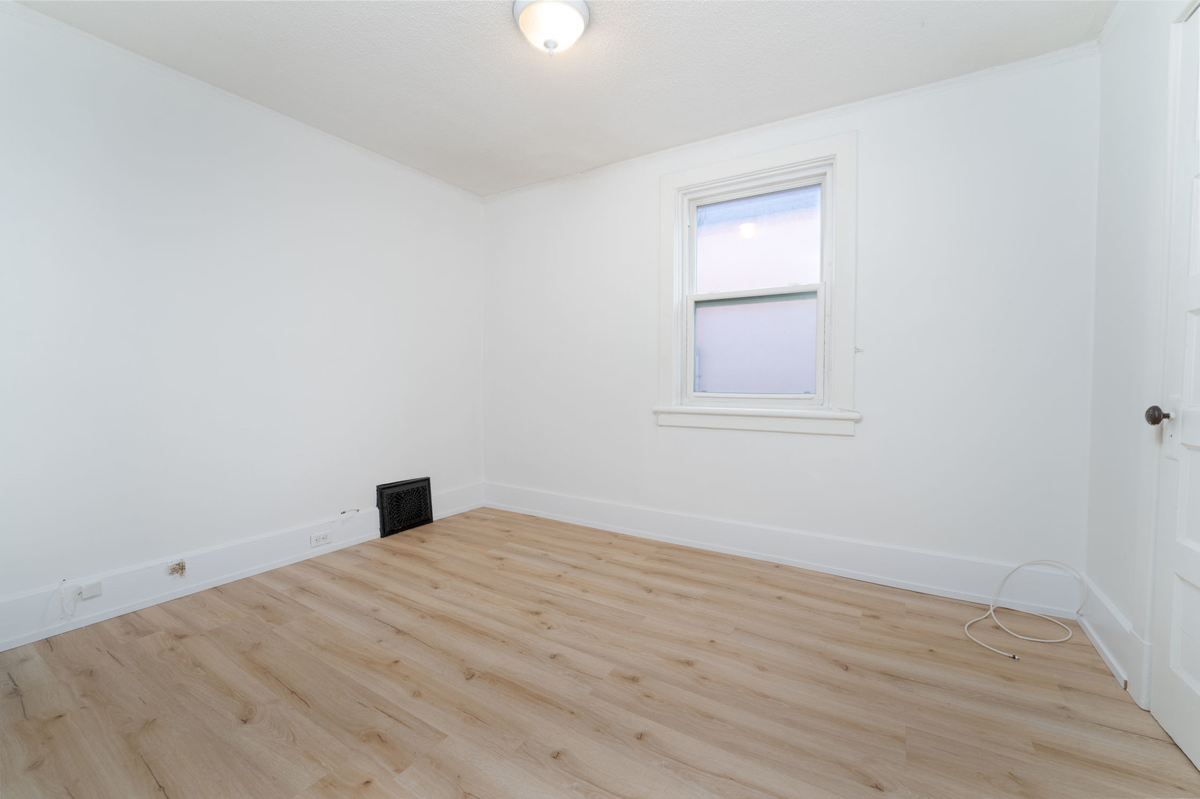 572 Chapel Street - Photo 3