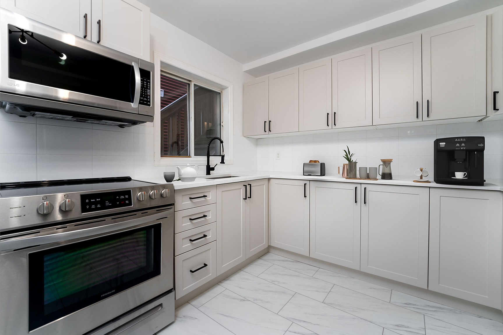 572 Chapel Street - Photo 8