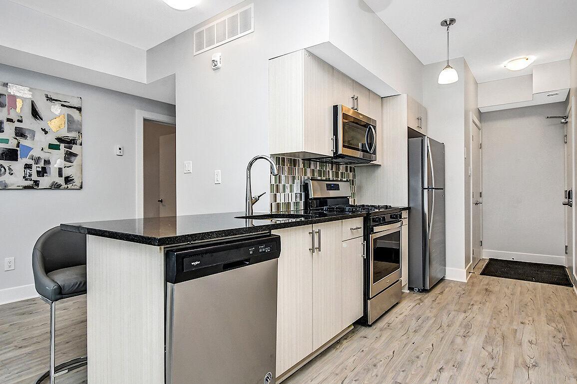 18 McArthur - Photo 2