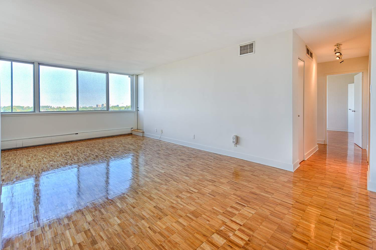 Fairway House - Photo 2
