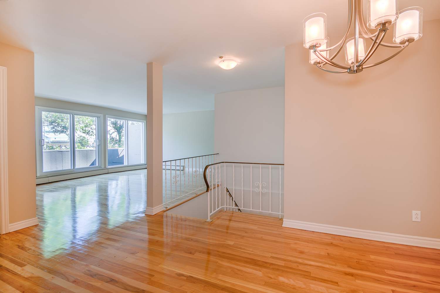 Lakeshore Villa - Photo 2