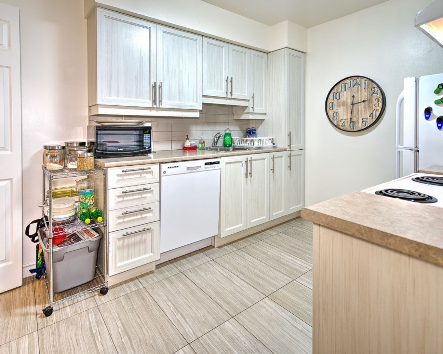 Beacon Hill Villa - Photo 2
