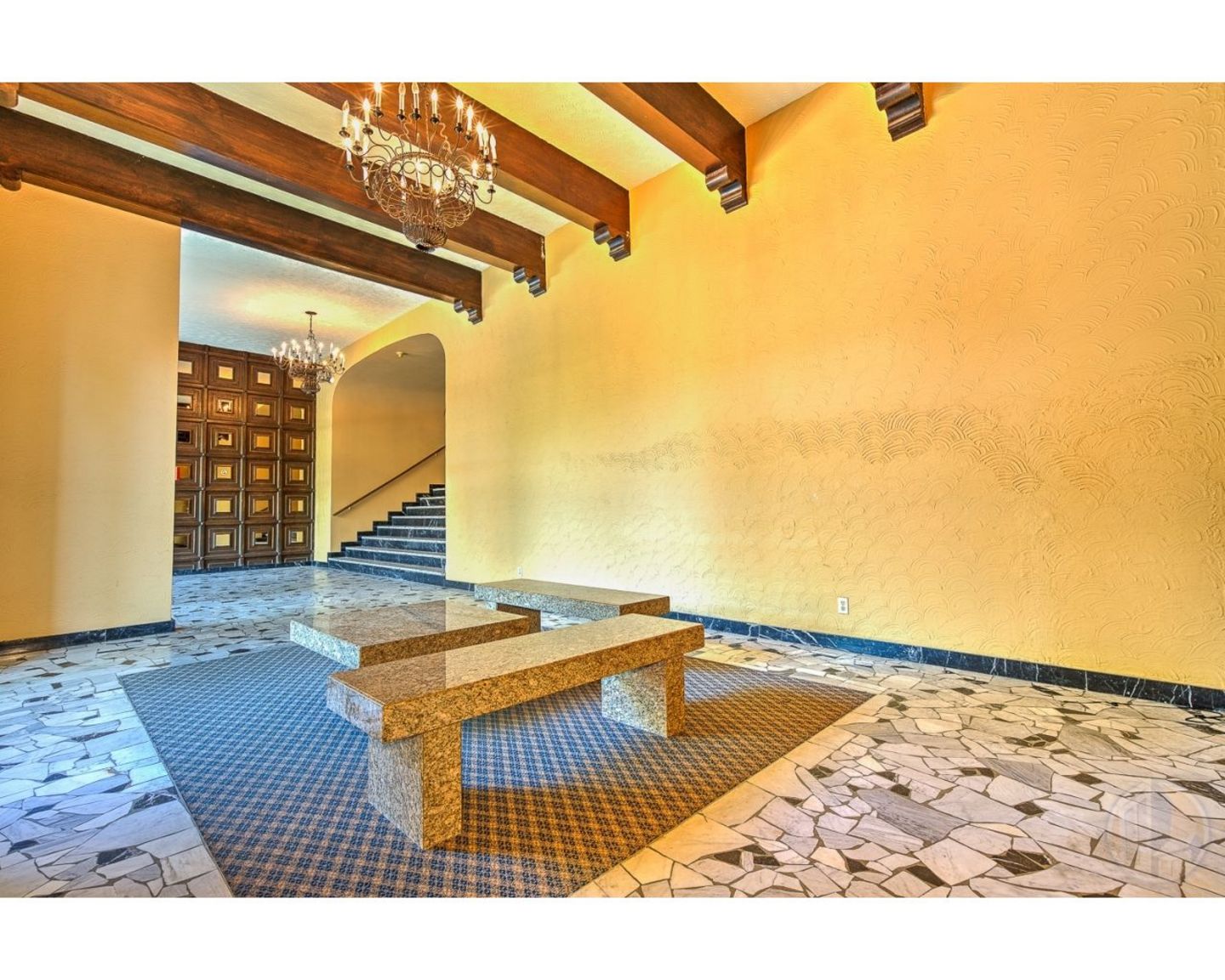 3250 Ellendale - Photo 11