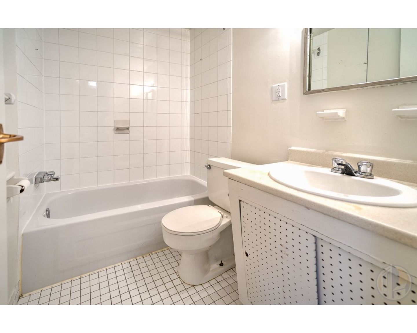 3250 Ellendale - Photo 7