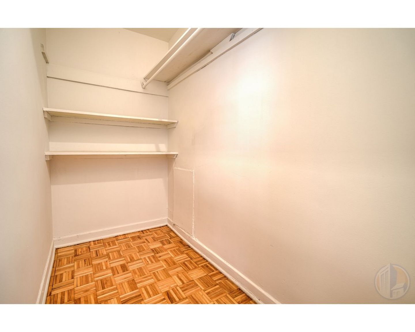 3250 Ellendale - Photo 9