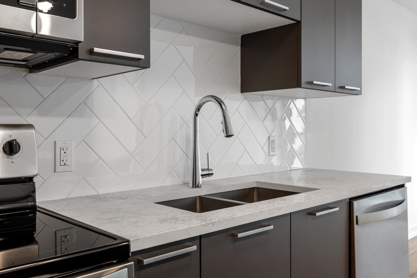 Milieu & Ballantyne Apartments - Photo 10