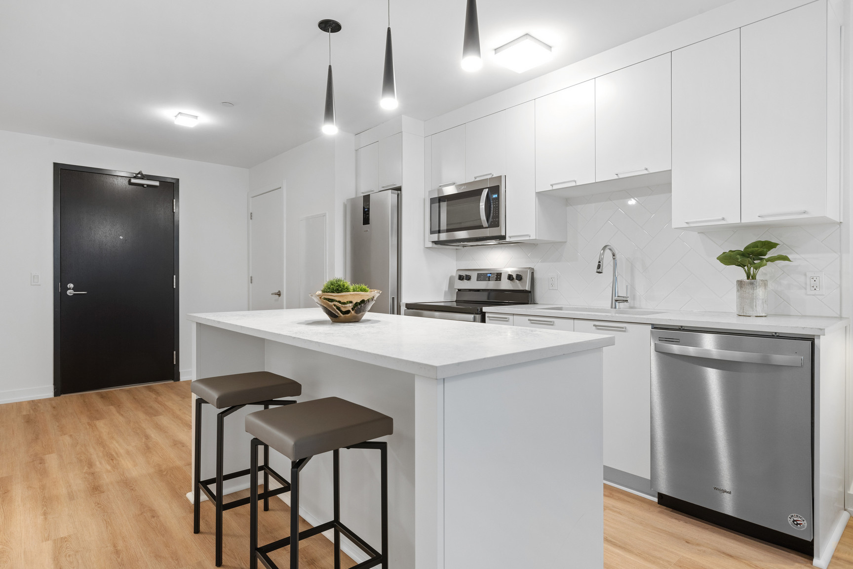 Milieu & Ballantyne Apartments - Photo 13