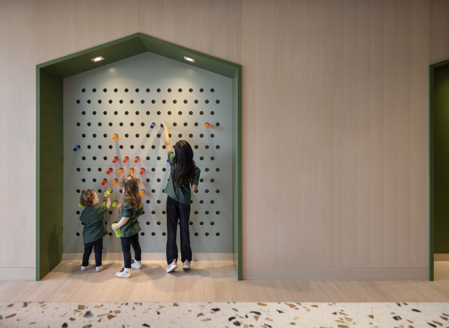 Sloane - Photo 93