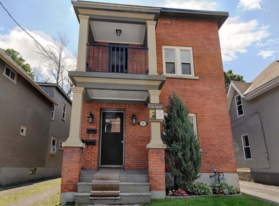 76 Flora St, Ottawa, ON K2P 1A8 — photo 1