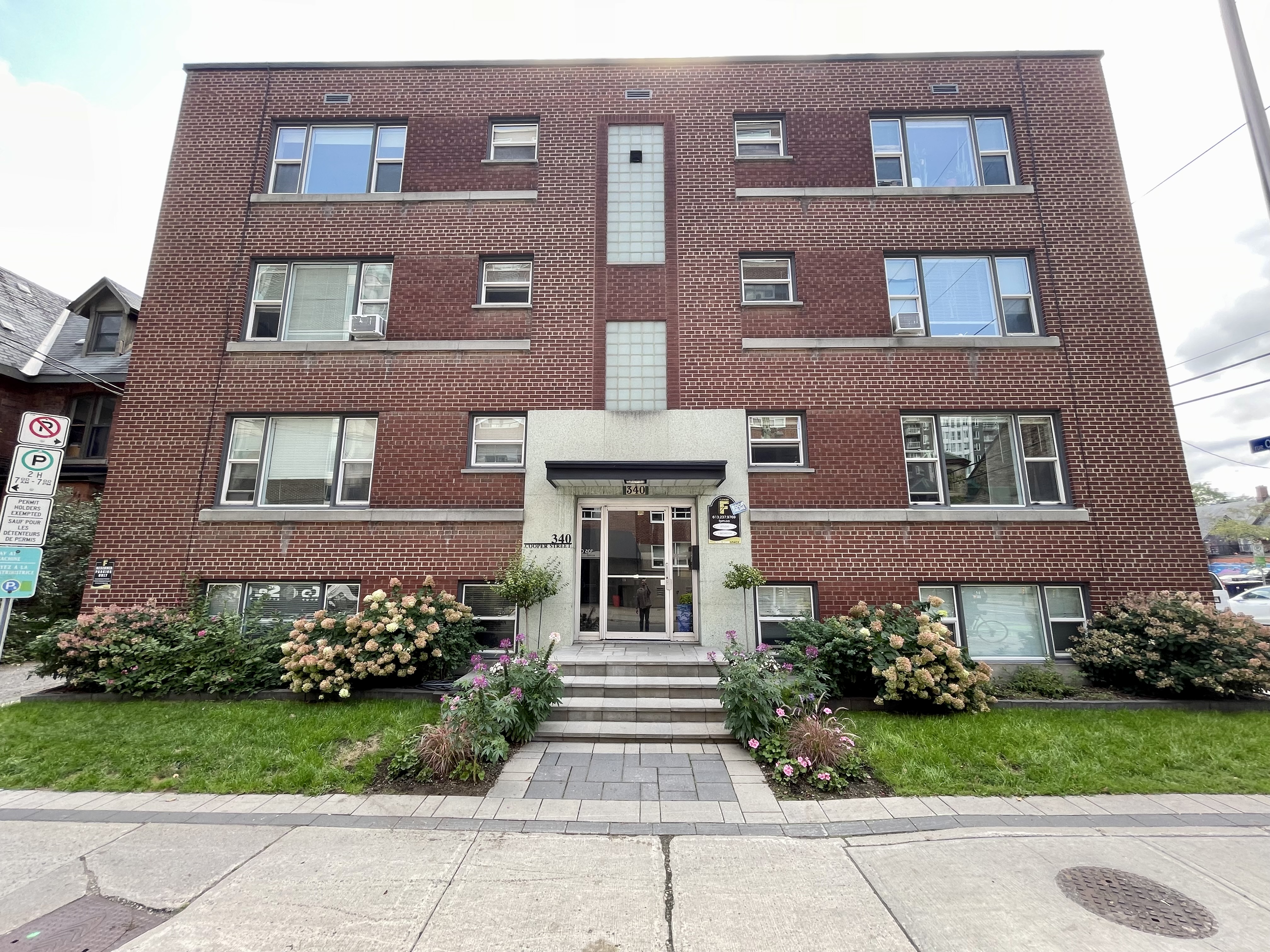 340 Cooper St, Ottawa, ON K2P 0G7 — photo 1