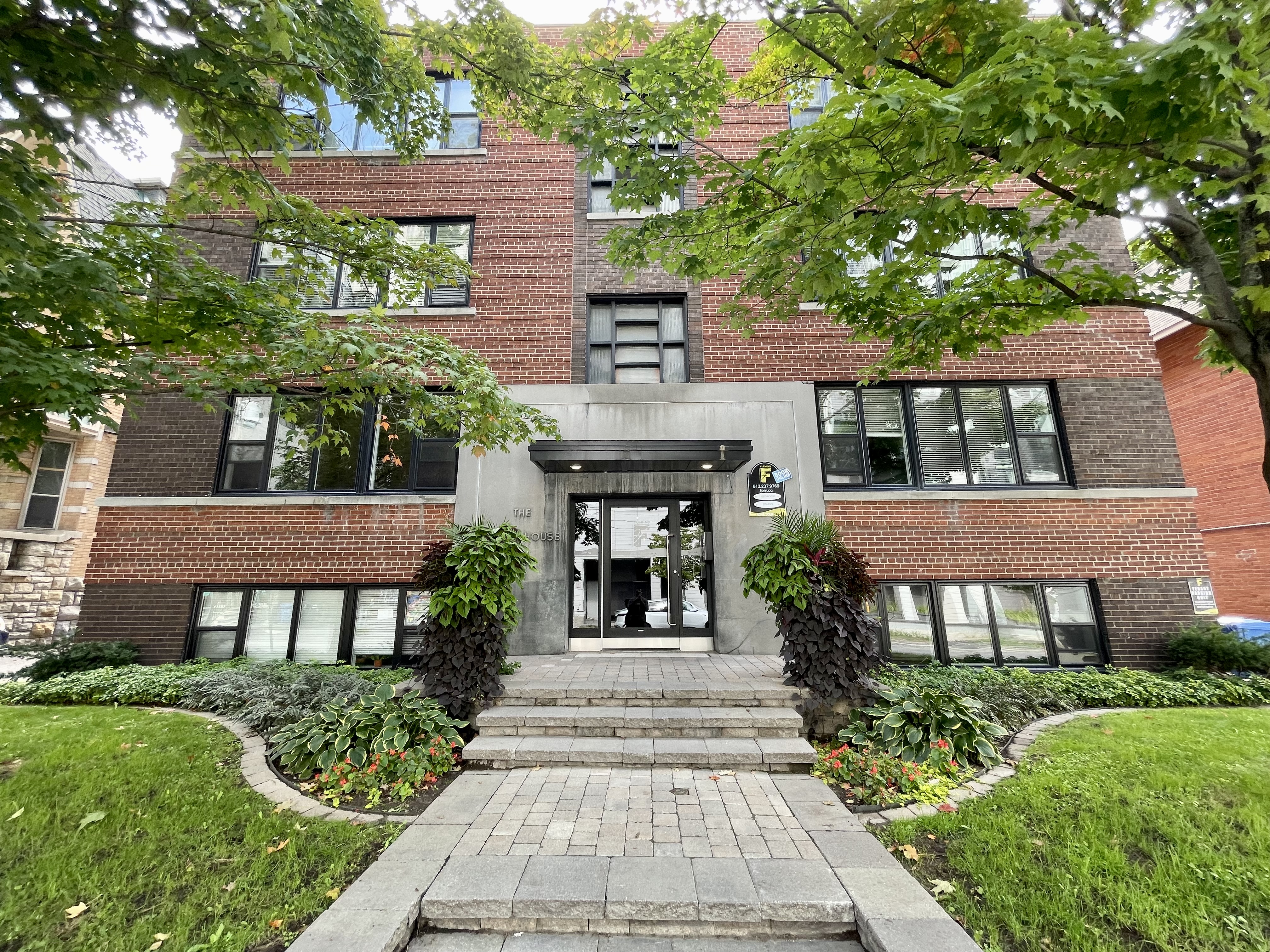 188 Lisgar St, Ottawa, ON K2P 0C4 — photo 1