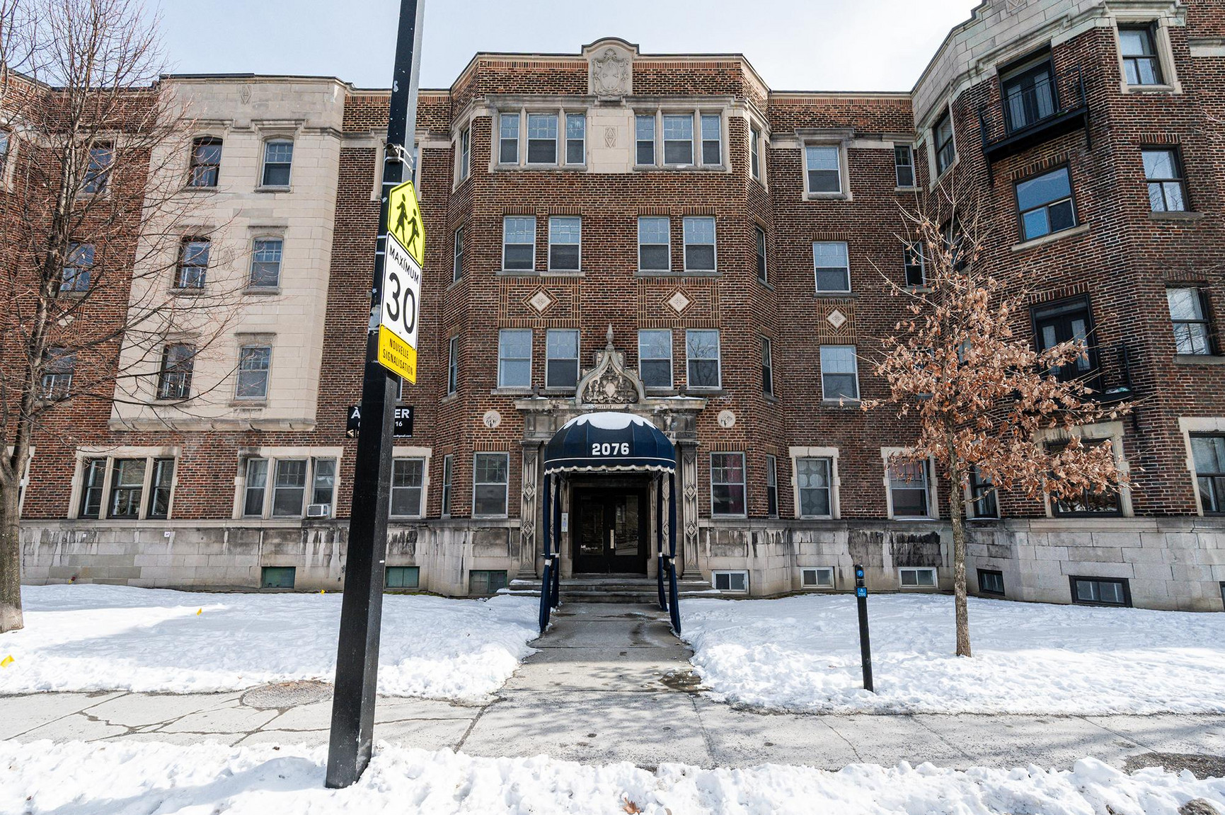 2076 Sherbrooke 