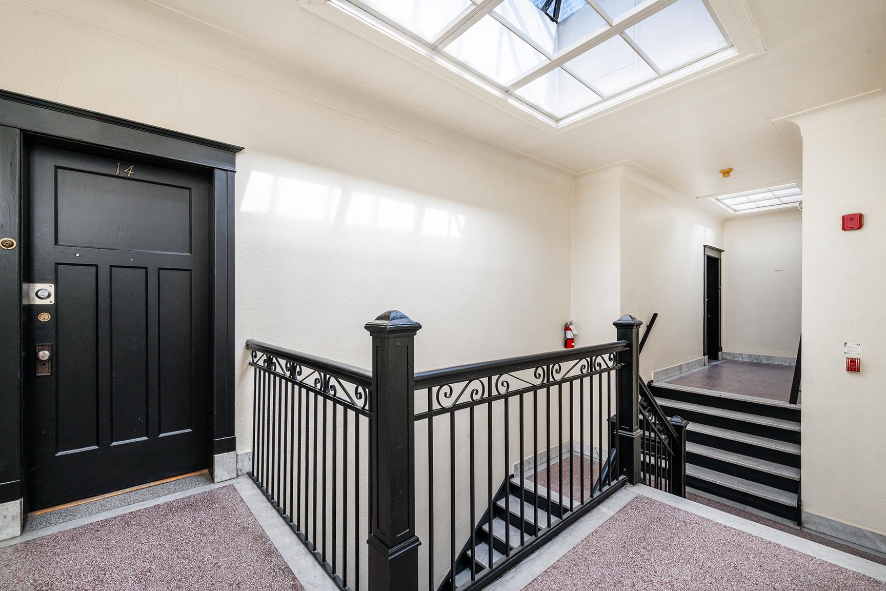 2076 Sherbrooke  - Photo 17