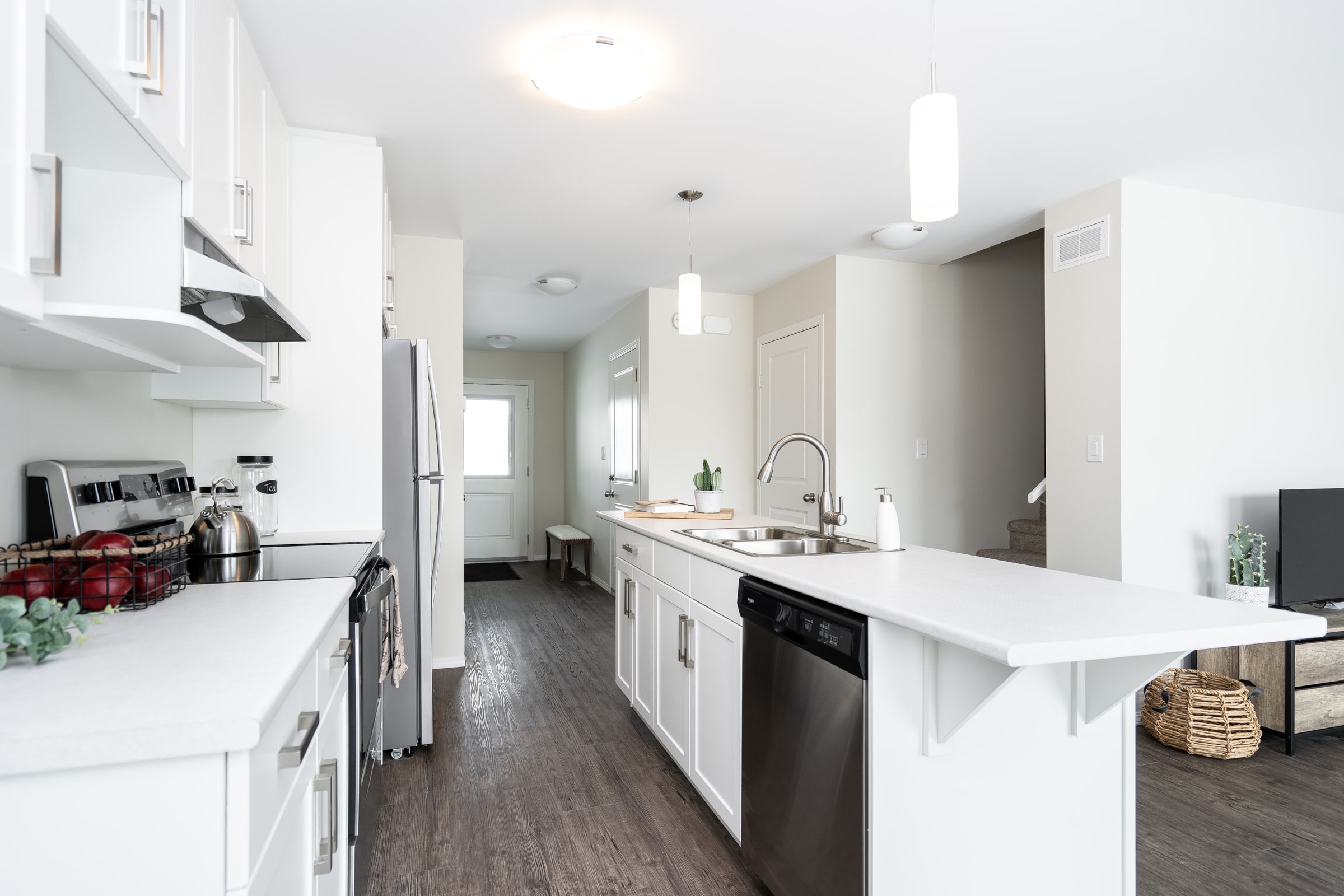 Uncovering Unique and Unexpected Features in Modern Apartment Complexes