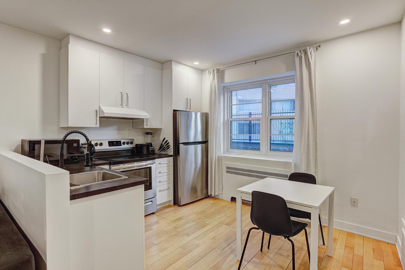 1555 Avenue Summerhill — photo 3