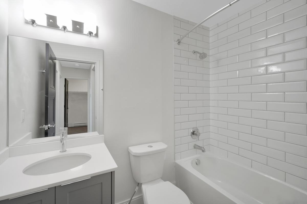 847 Howard Avenue - Photo 5