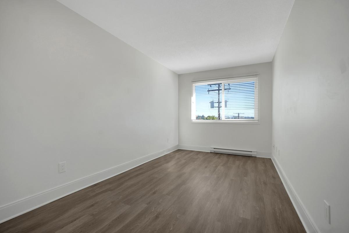 847 Howard Avenue - Photo 7