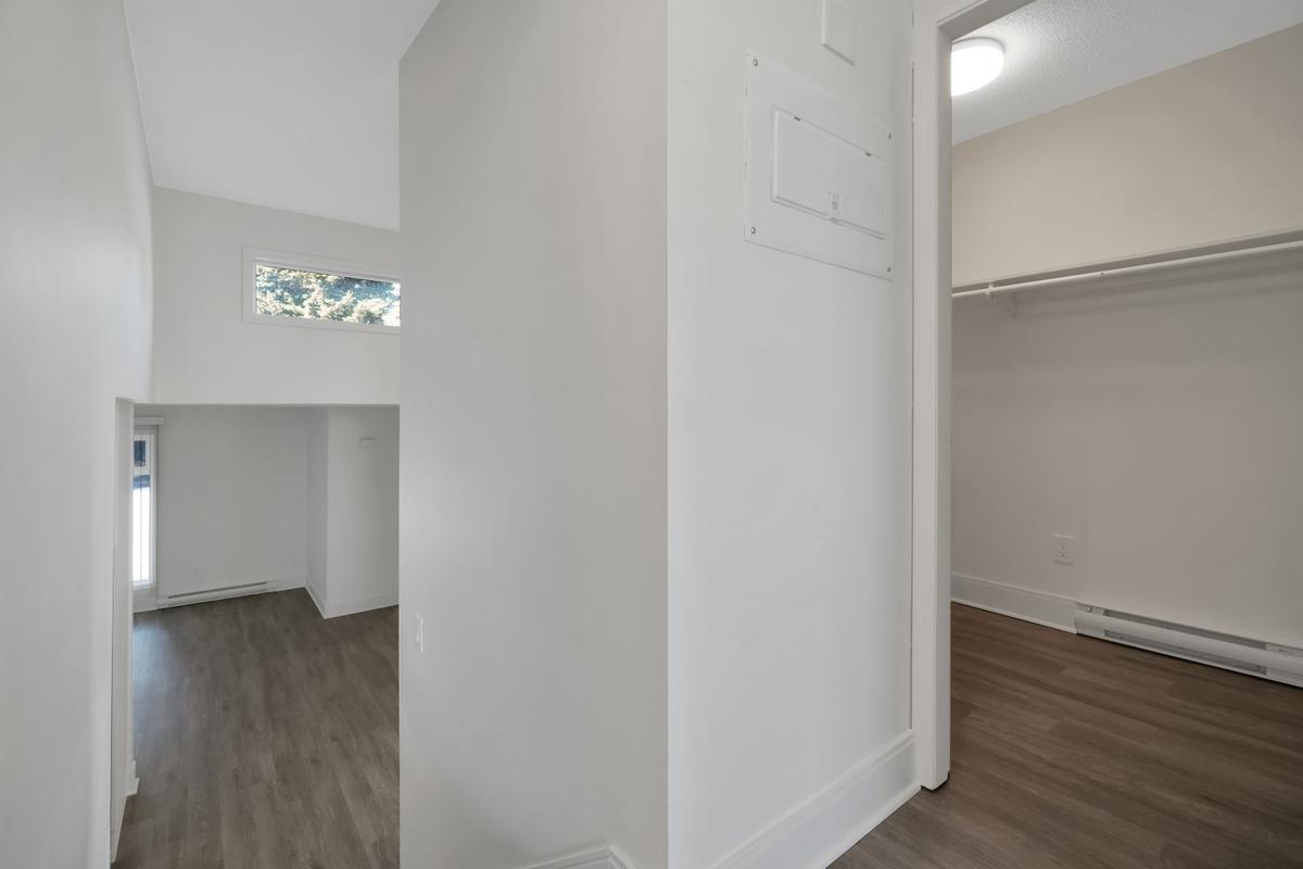 847 Howard Avenue - Photo 10