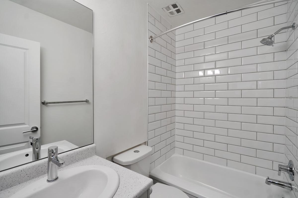 Riverbend Terrace - Photo 6