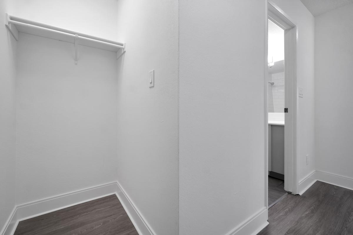 Prideaux Apartments - Photo 5