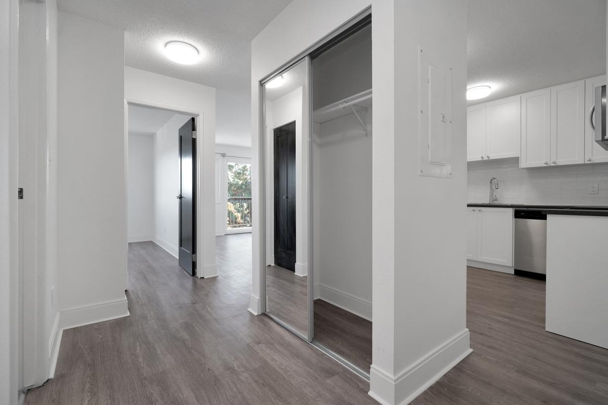 Prideaux Apartments - Photo 7