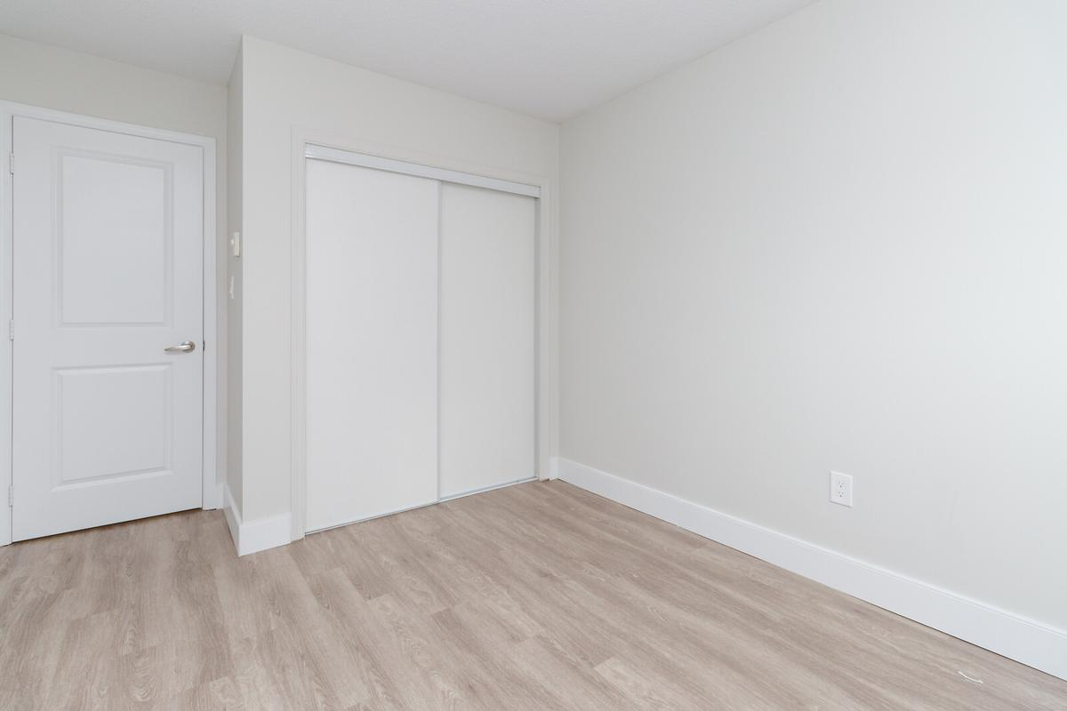 Alderwood Place Apartments - Photo 3