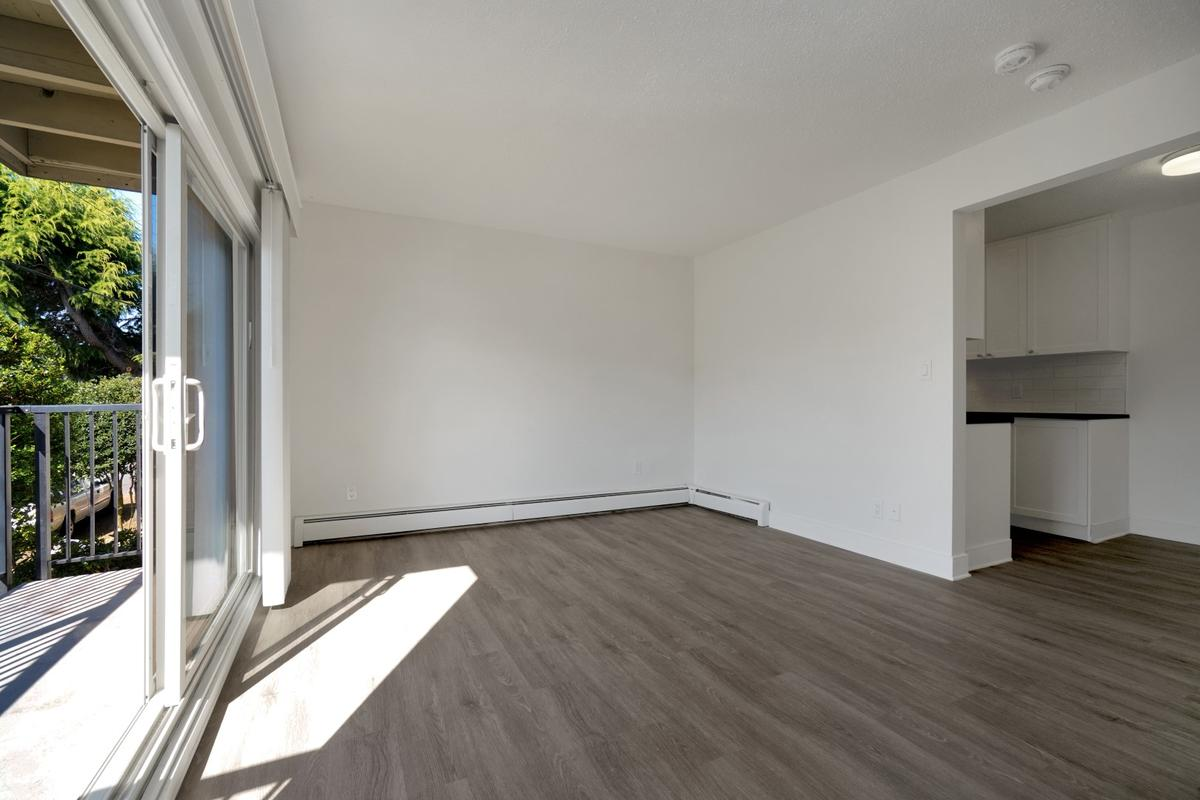 Beach House - Photo 3