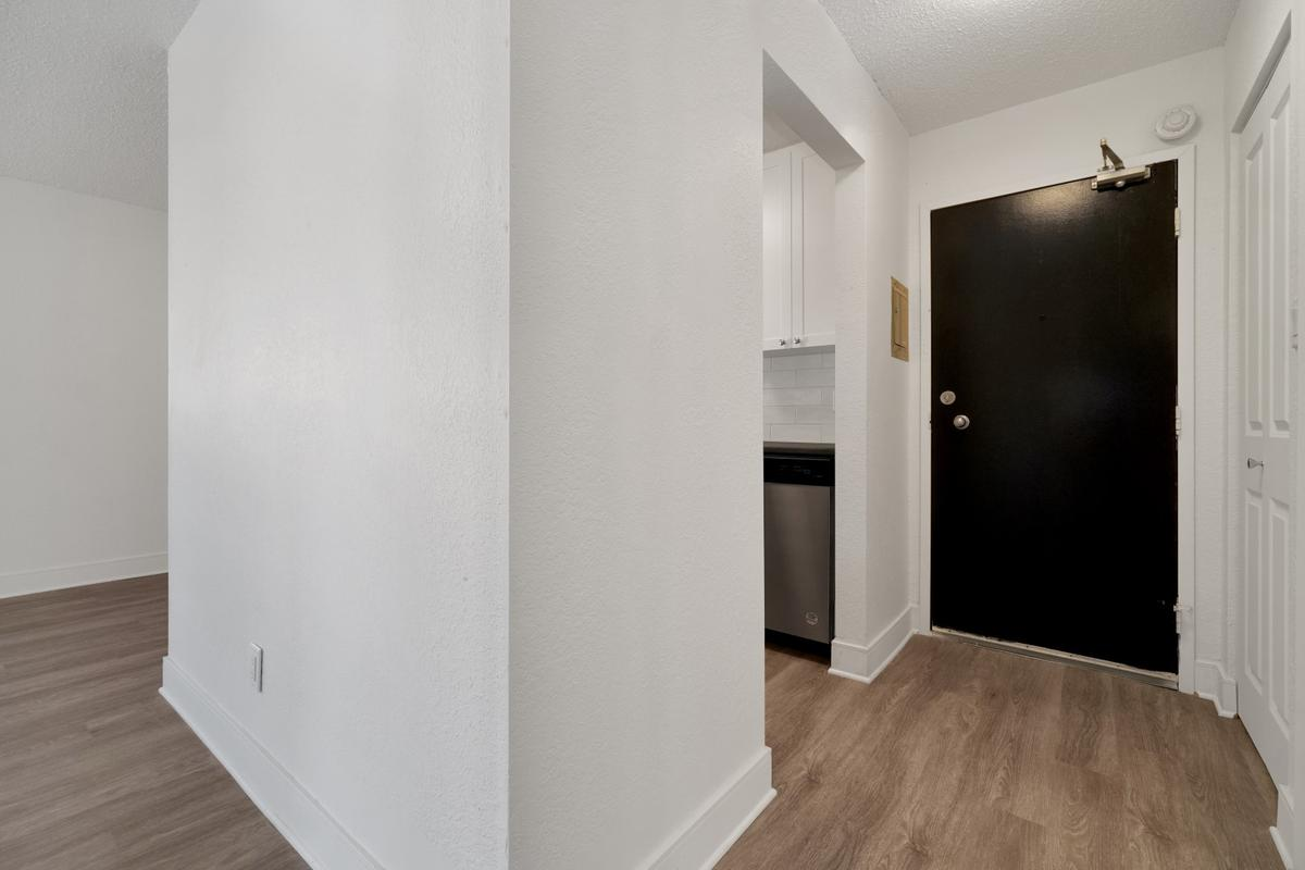Parkside Manor - Photo 6