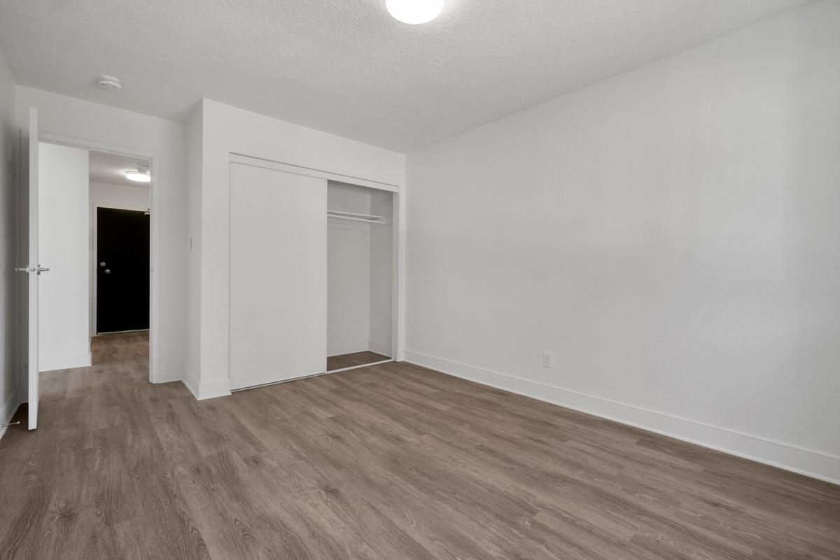 Parkside Manor - Photo 7