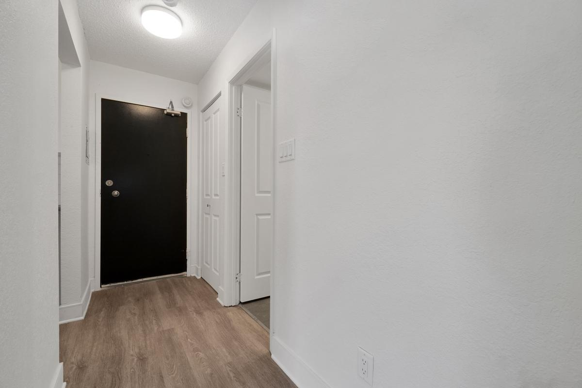 Parkside Manor - Photo 8