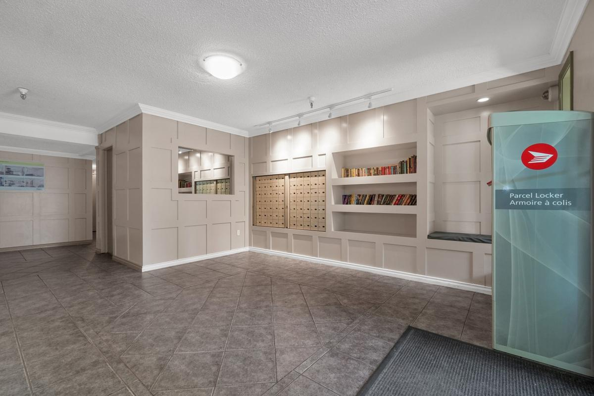 Parkside Manor - Photo 14