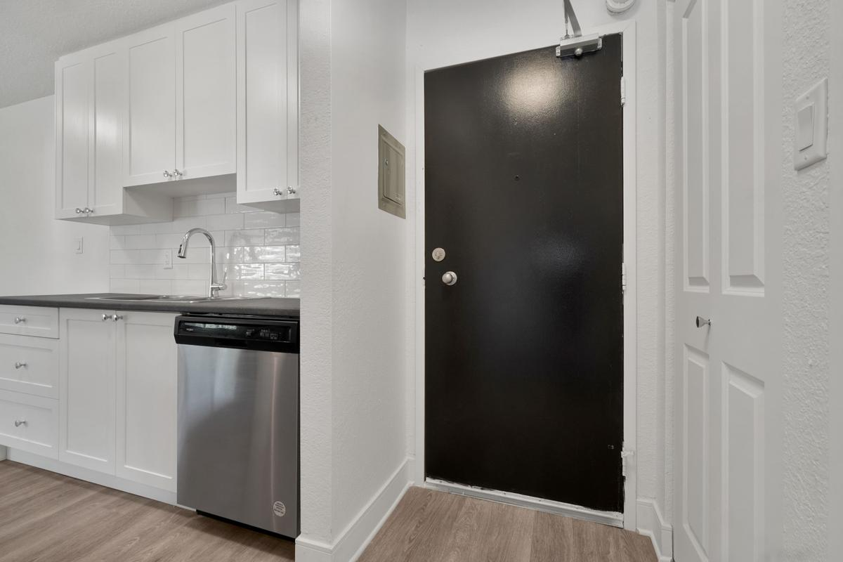 Parkside Manor - Photo 17