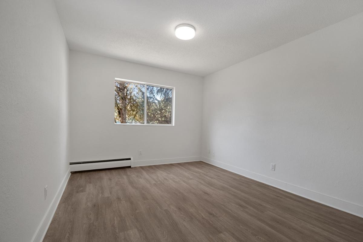 Parkside Manor - Photo 18