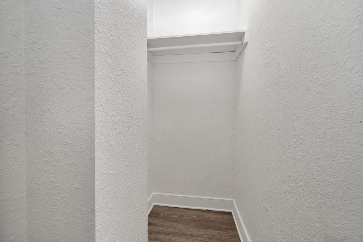 Parkside Manor - Photo 21