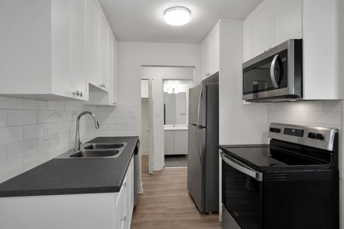 Parkside Manor - Photo 22