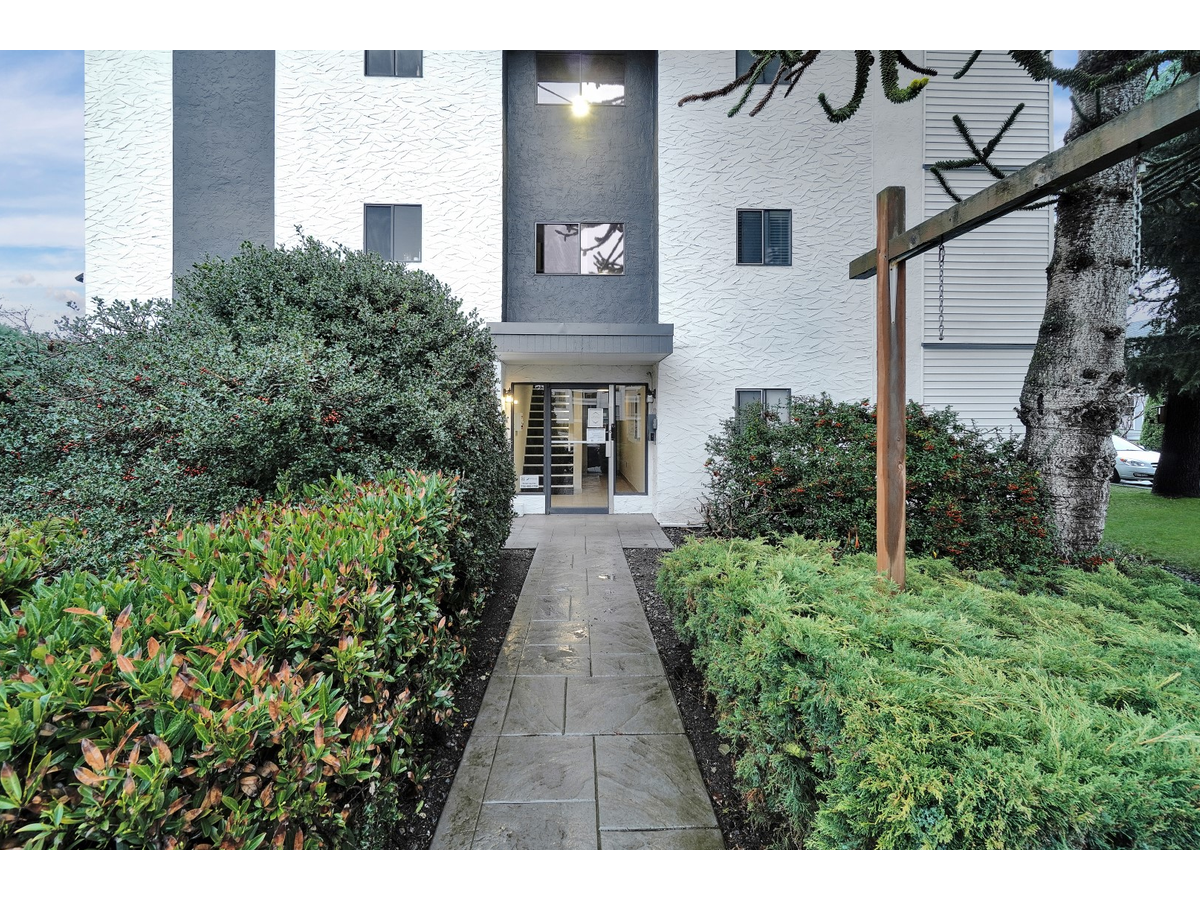 Beach House - Photo 32