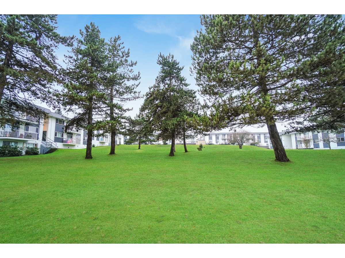 Bowen Estates - Photo 17