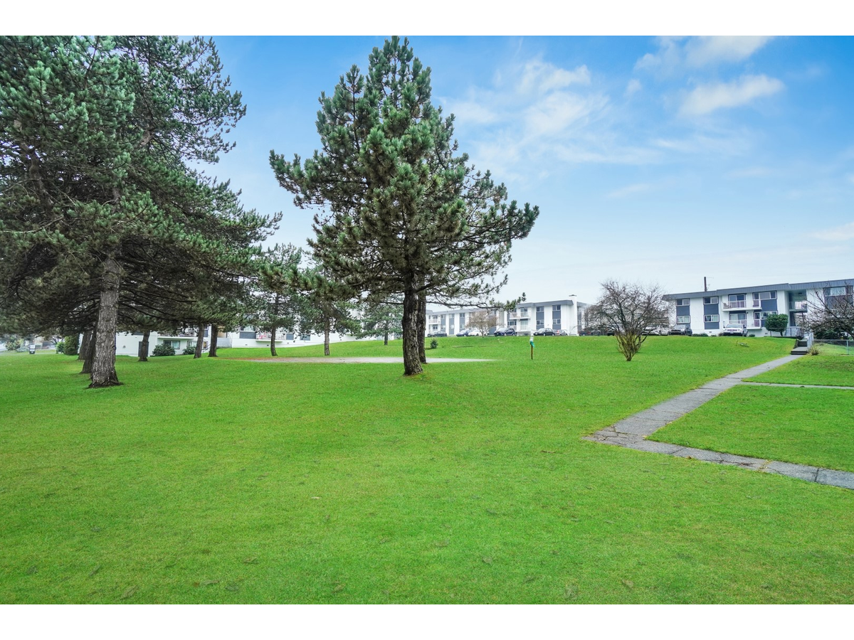 Bowen Estates - Photo 18