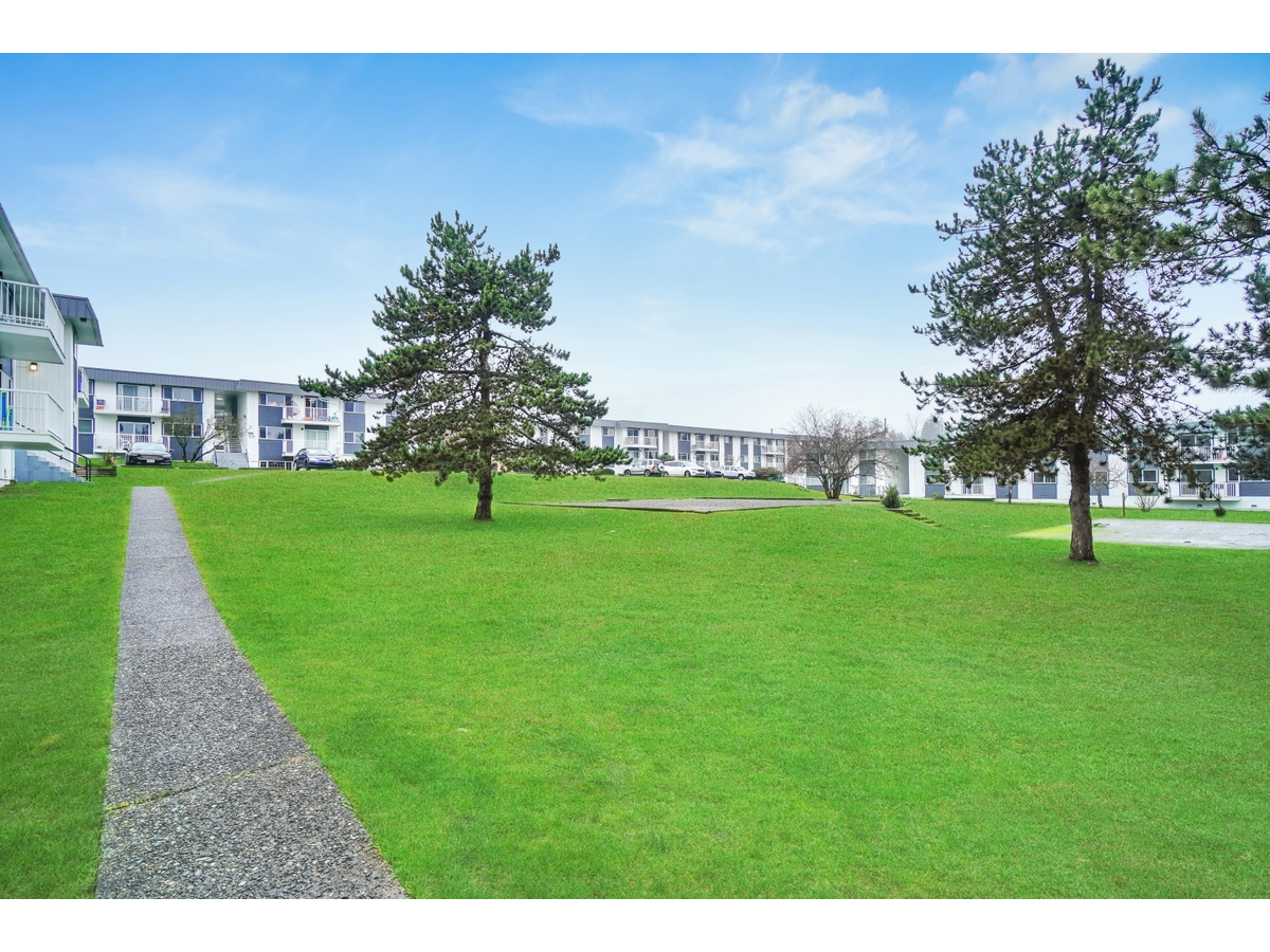 Bowen Estates - Photo 24