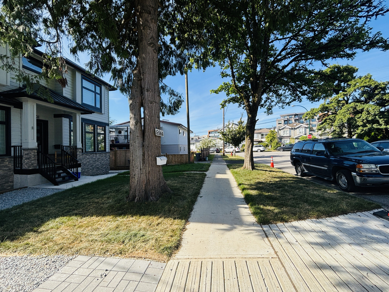 2 - Photo 3